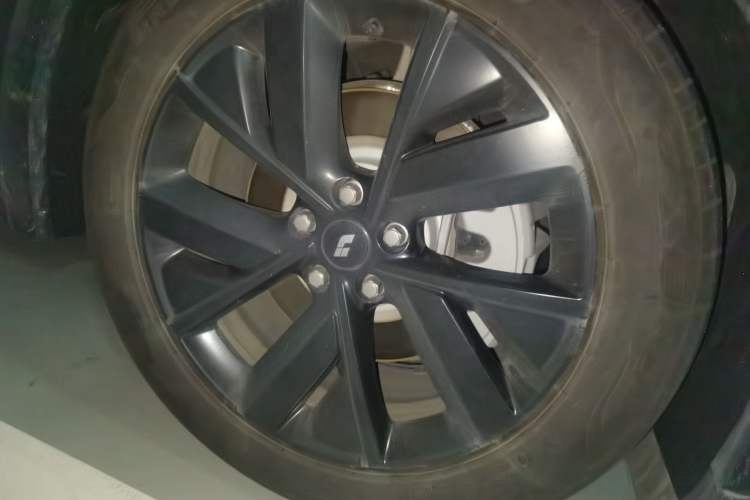 Used Li Auto L7 2023 Pro Model Right Front Wheel Hub