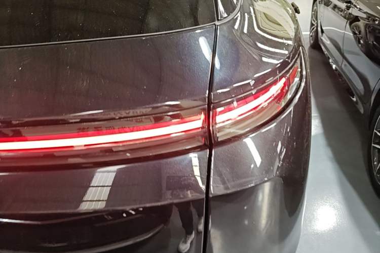 Used Li Auto L7 2023 Air model Right Rear Taillight