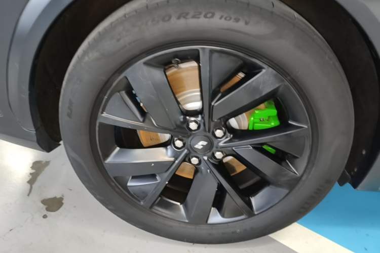 Used Li Auto L7 2023 Pro Model Right Rear Wheel Hub