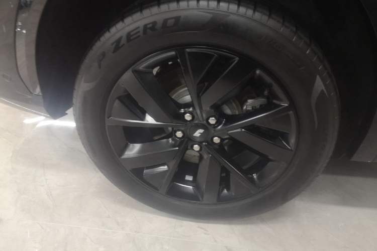 Used Li Auto L7 2023 Pro Model Right Rear Wheel Hub