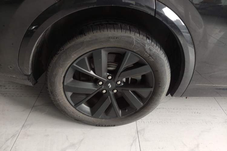 Used Li Auto L7 2023 Air model Right Rear Wheel Hub