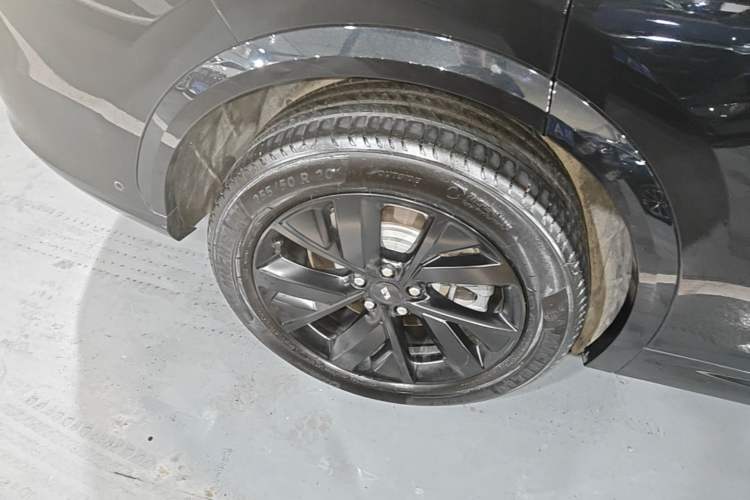 Used Li Auto L7 2023 Air model Right Rear Wheel Hub