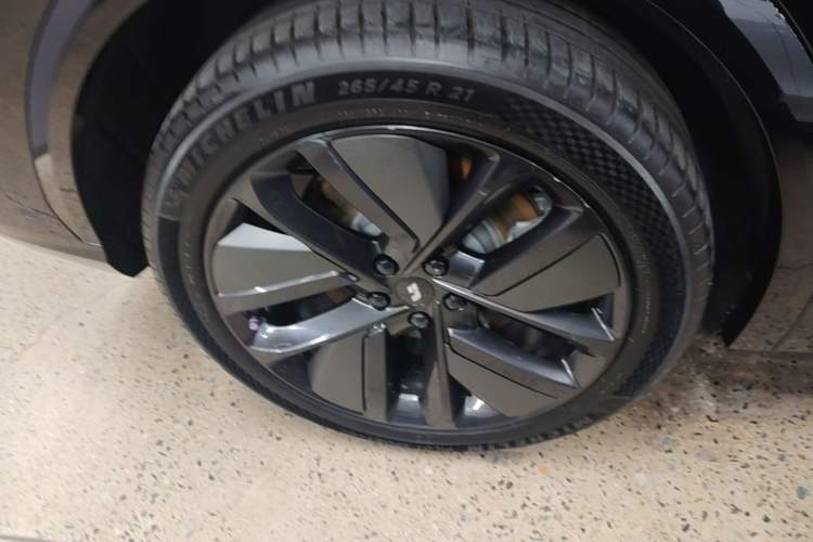 Used Li Auto L7 2023 Air model Right Rear Wheel Hub
