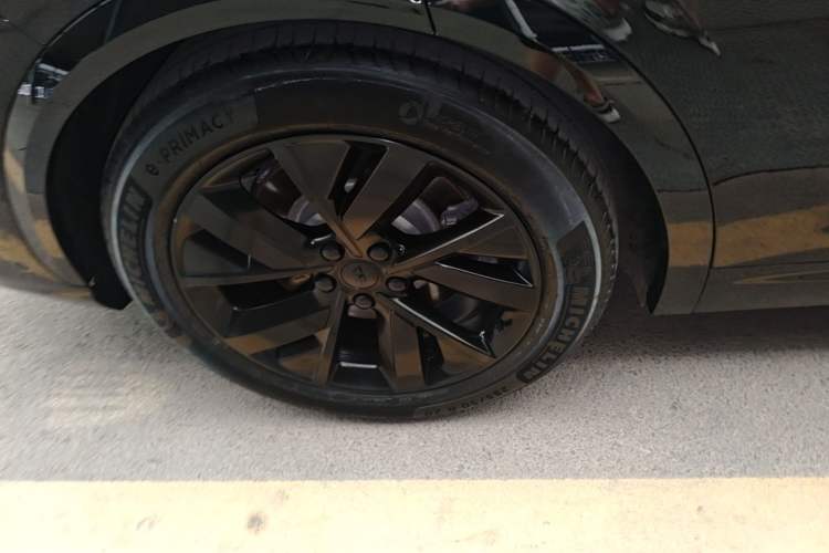 Used Li Auto L7 2023 Pro Model Right Rear Wheel Hub