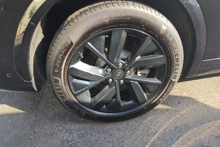 Used Li Auto L7 2023 Pro Model Right Rear Wheel Hub