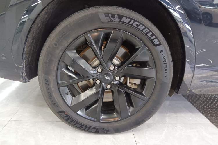 Used Li Auto L7 2023 Air model Right Rear Wheel Hub