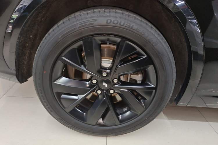 Used Li Auto L7 2023 Pro Model Right Rear Wheel Hub