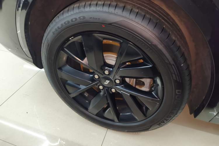 Used Li Auto L7 2023 Pro Model Right Rear Wheel Hub