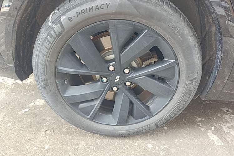Used Li Auto L7 2023 Pro Model Right Rear Wheel Hub