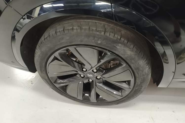 Used Li Auto L7 2023 Pro Model Right Rear Wheel Hub