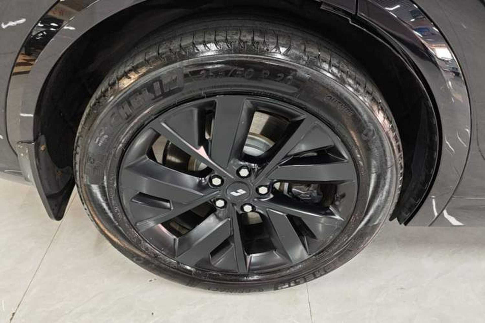 Used Li Auto L7 2023 Pro Model Right Rear Wheel Hub