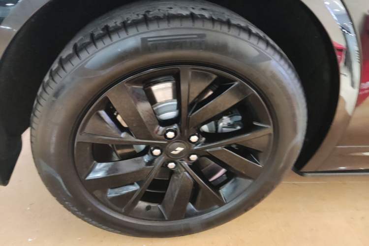 Used Li Auto L7 2023 Pro Model Right Rear Wheel Hub