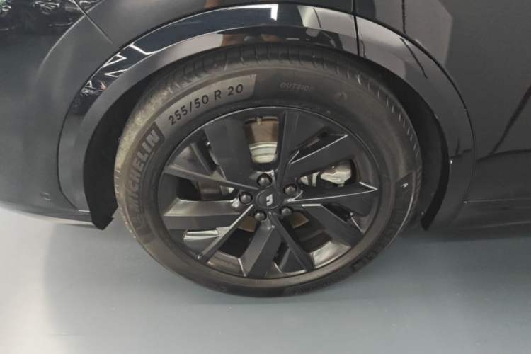 Used Li Auto L7 2023 Max model Right Rear Wheel Hub