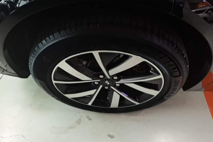 Used Li Auto L7 2023 Pro Model Right Rear Wheel Hub