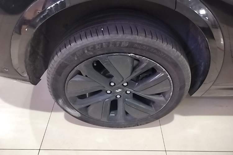 Used Li Auto L7 2023 Max model Right Rear Wheel Hub