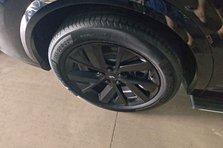 Used Li Auto L7 2023 Pro Model Right Rear Wheel Hub