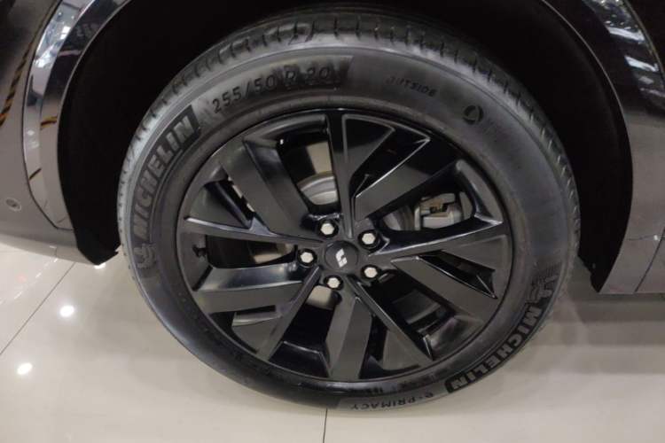 Used Li Auto L7 2023 Air model Right Rear Wheel Hub