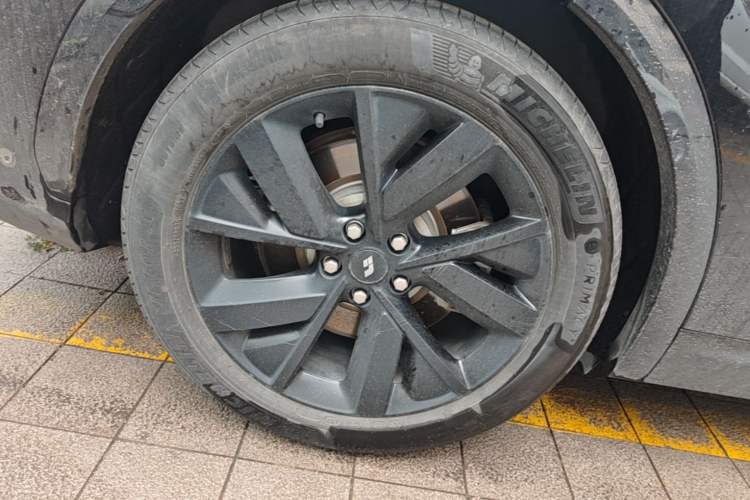Used Li Auto L7 2023 Pro Model Right Rear Wheel Hub