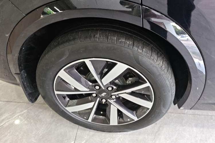 Used Li Auto L7 2023 Pro Model Right Rear Wheel Hub