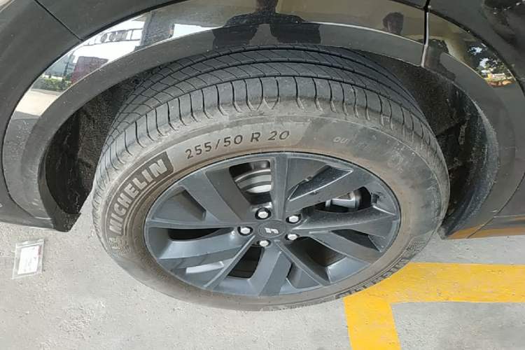 Used Li Auto L7 2023 Air model Right Rear Wheel Hub