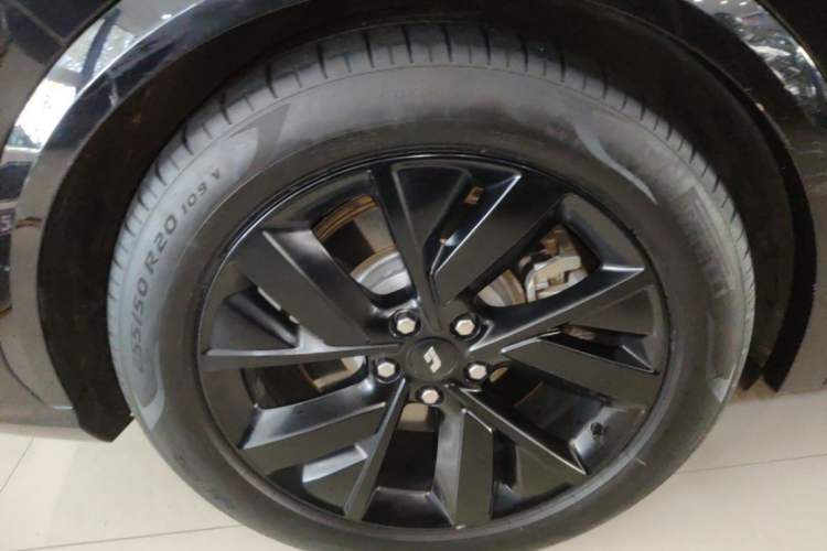 Used Li Auto L7 2023 Pro Model Right Rear Wheel Hub