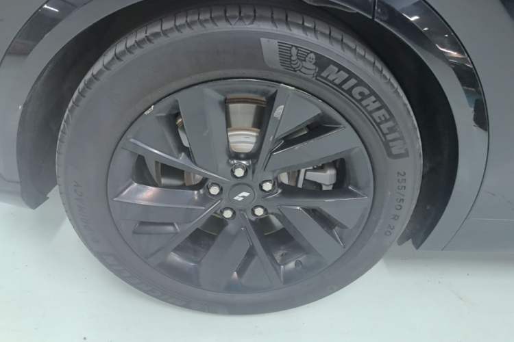 Used Li Auto L7 2023 Pro Model Right Rear Wheel Hub