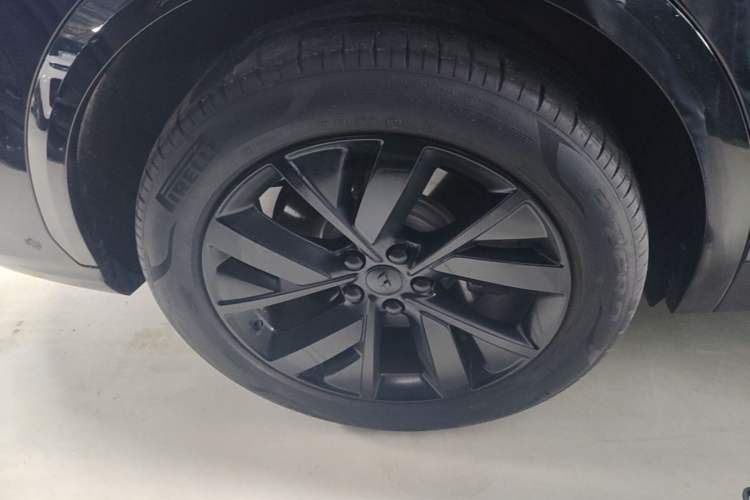 Used Li Auto L7 2023 Pro Model Right Rear Wheel Hub