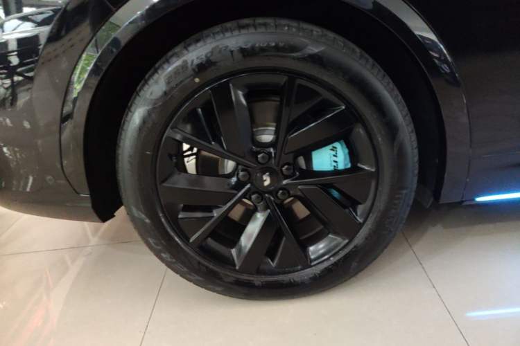 Used Li Auto L7 2023 Pro Model Right Rear Wheel Hub