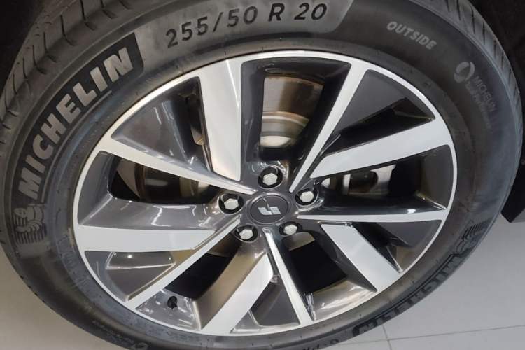Used Li Auto L7 2023 Air model Right Rear Wheel Hub