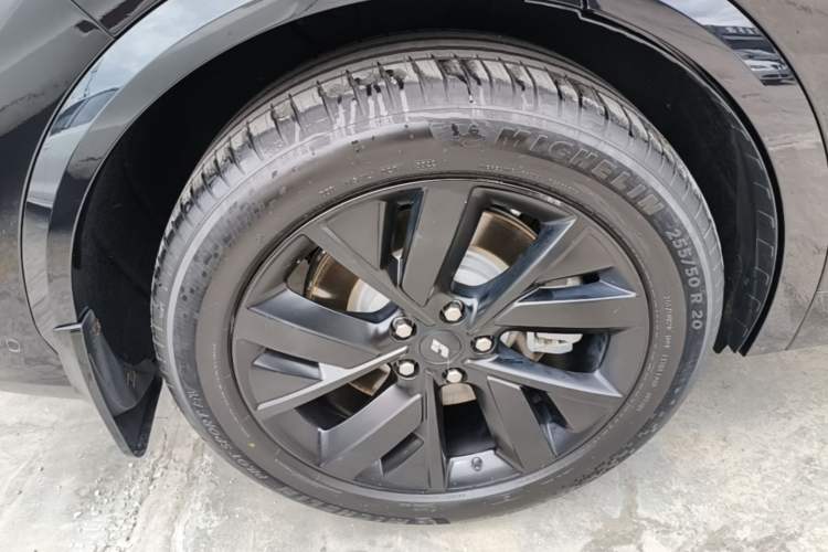 Used Li Auto L7 2023 Pro Model Right Rear Wheel Hub