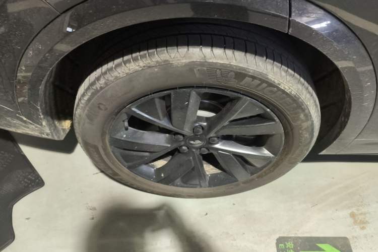 Used Li Auto L7 2023 Pro Model Right Rear Wheel Hub