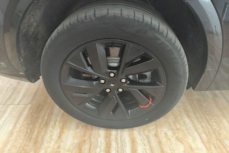 Used Li Auto L7 2023 Pro Model Right Rear Wheel Hub