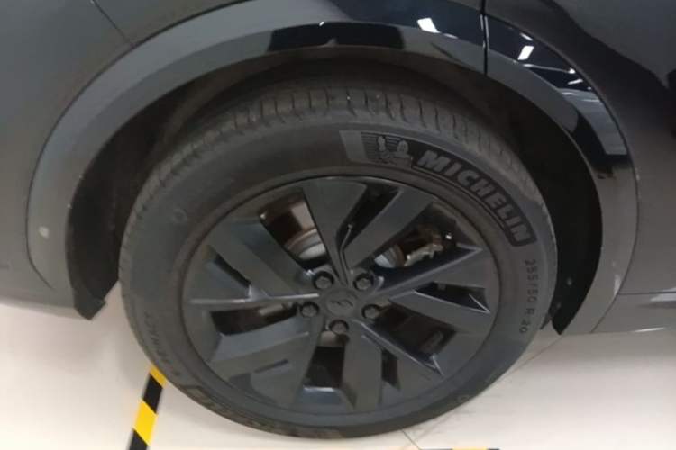 Used Li Auto L7 2023 Max model Right Rear Wheel Hub