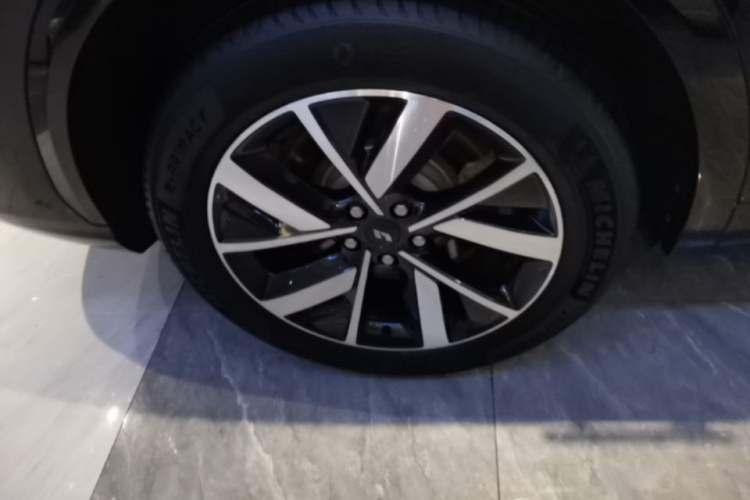 Used Li Auto L7 2023 Air model Right Rear Wheel Hub