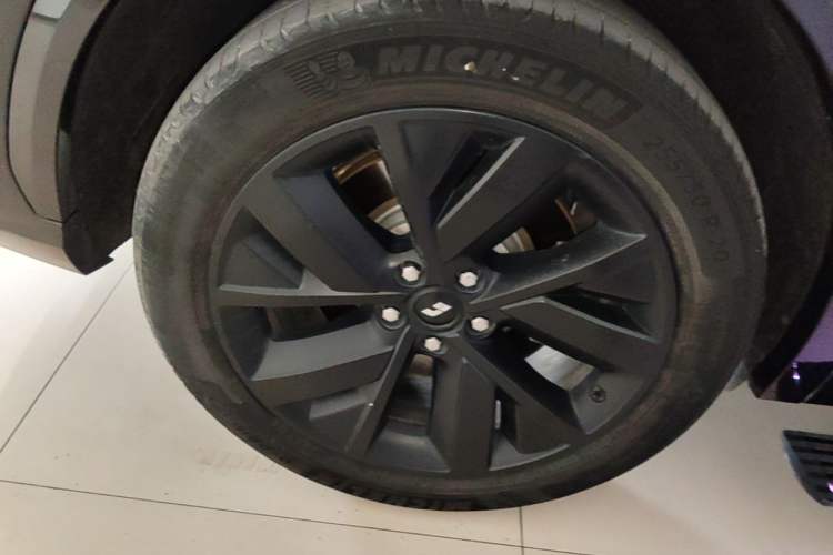 Used Li Auto L7 2023 Air model Right Rear Wheel Hub