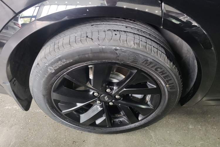Used Li Auto L7 2023 Pro Model Right Rear Wheel Hub