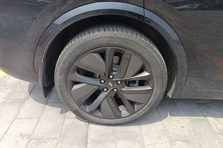 Used Li Auto L7 2023 Max model Right Rear Wheel Hub