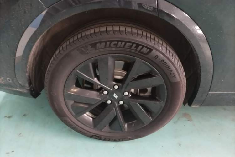 Used Li Auto L7 2023 Air model Right Rear Wheel Hub