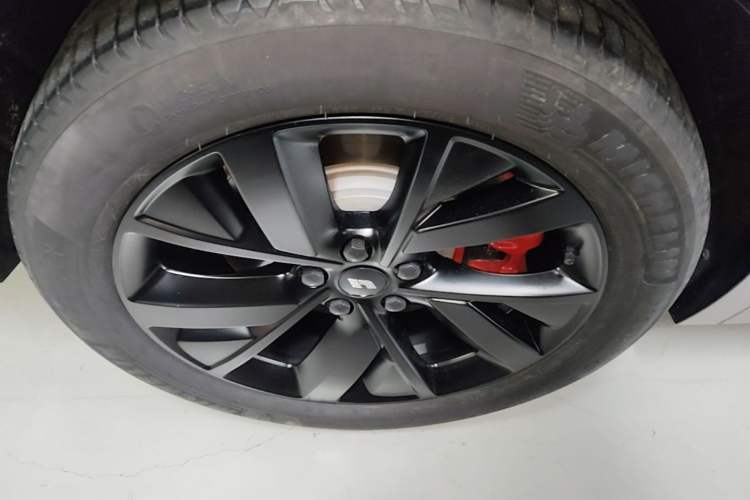 Used Li Auto L7 2023 Pro Model Right Rear Wheel Hub