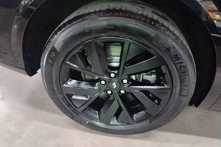 Used Li Auto L7 2023 Air model Right Rear Wheel Hub