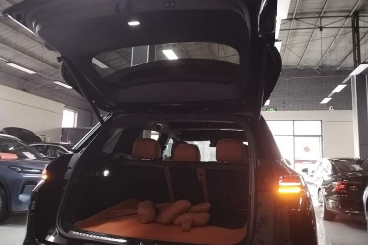 Used Li Auto L7 2023 Pro Model Trunk
