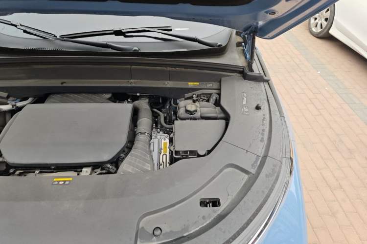 Used Li Auto L7 2023 Pro Model Engine Bay Left