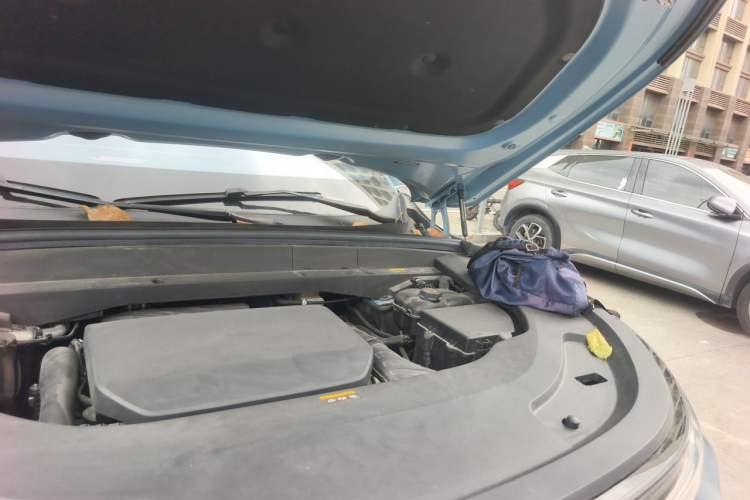 Used Li Auto L7 2023 Max model Engine Bay Left