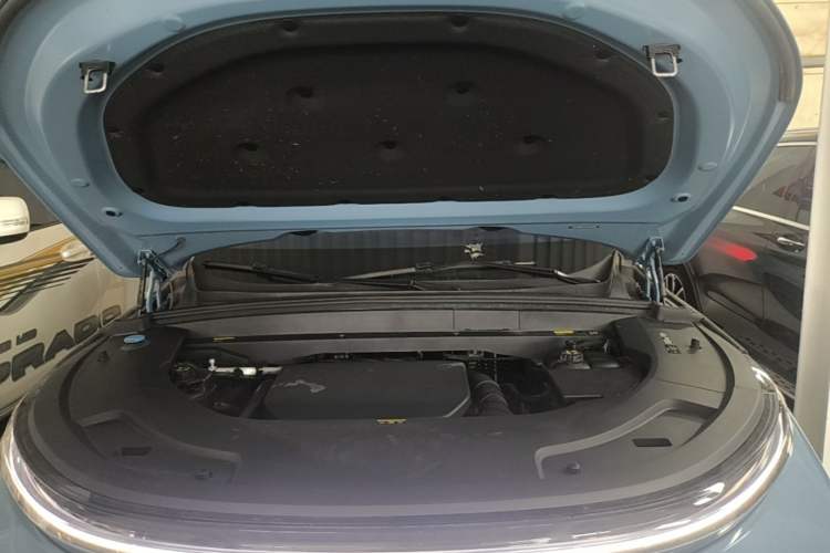 Used Li Auto L7 2023 Pro Model Engine Bay
