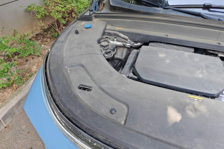 Used Li Auto L7 2023 Pro Model Engine Bay Right