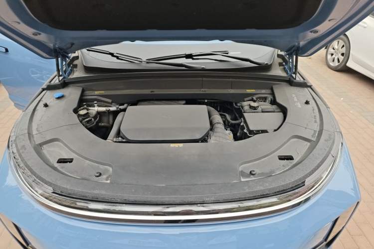 Used Li Auto L7 2023 Pro Model Engine Bay