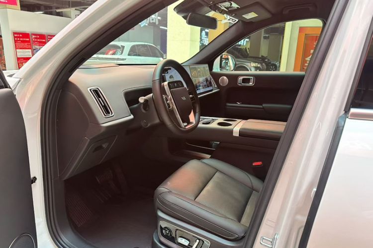 Used Li Auto L7 2023 Pro Model Interior 1