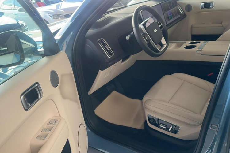 Used Li Auto L7 2023 Pro Model Interior 1