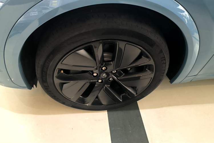 Used Li Auto L7 2023 Max model Left Front Wheel Hub
