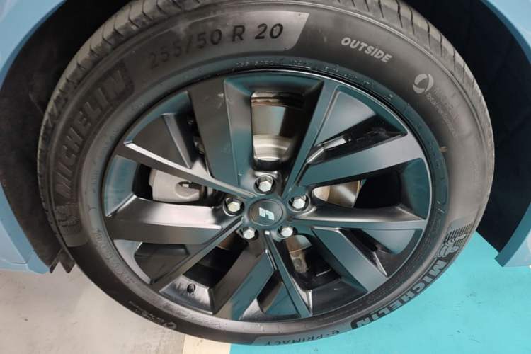 Used Li Auto L7 2023 Pro Model Left Front Wheel Hub